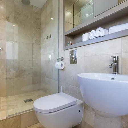 Spacious Town View In Appartamento *