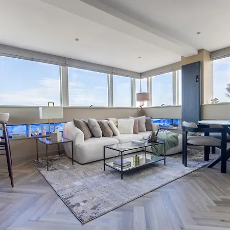 Spacious Town View In * Harrogate