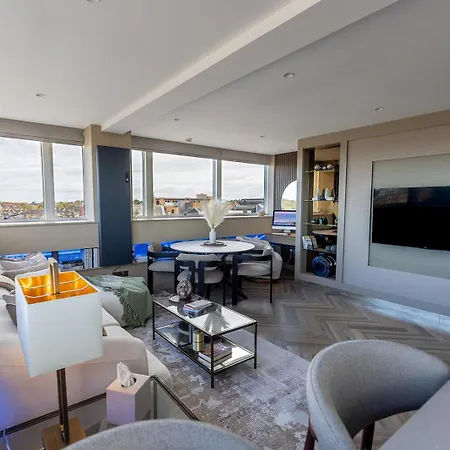 Stylish Apartment In Harrogate, Short Walk To The Convention Centre & Bettys شقة